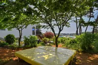Taean Mongsan Four Opera House Pension Hotels near Cheongsan Arboretum