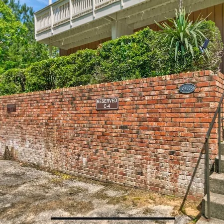 New Listing! Cozy 2-bedroom 3-bath condo on hole 3 of Rayburn Country Club