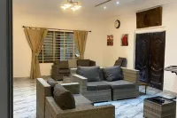 Sleep6-Casa Blanca-PrivateGarden-OffStreet-Kasoa