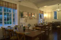 The Hand Hotel - 3-Star