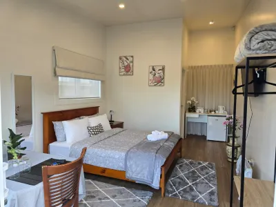 Private Studio Sleepout in Auckland's Convenient Location Hotels in 