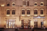 알 마디나 호텔 사마르칸드  호텔