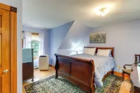 Upper Valley Retreat on 15 Acres Near Dartmouth - Parking