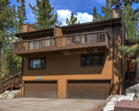 Heavenly Haven - Hot Tub + Seasonal Hoa Pool Hotels in Zephyr Cove–Round Hill Village