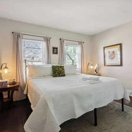 Summit Scholars Suites For 12!