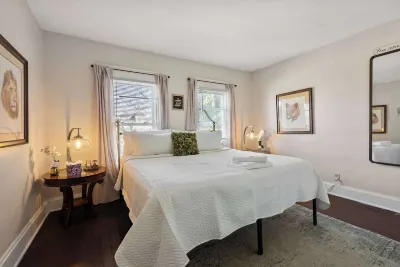 Summit Scholars Suites For 12!