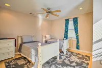 Prince George Getaway Near Historic Sites! - Parkplatz