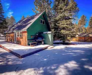 Charming Cherokee Cabin Secluded Stay for 6 Just 10 Minutes to Tahoe!