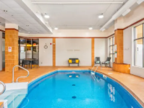 Quality Inn & Suites Hotels in Levis