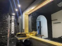 Superb accommodation 180m2 jacuzzi / giant screen 110m2 of garden near the airport