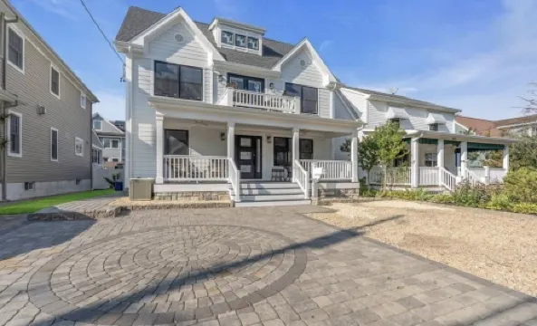 Walk to Belmar Beach, Sleeps the whole family 萊克科莫酒店