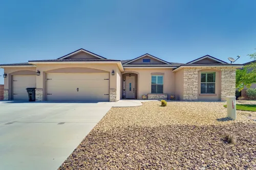 Carlsbad Retreat w/ Fire Pit & Fenced Yard! - 3-Star