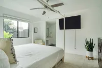 Stylish Retreat, Shared Pool & Yard Near Downtown Fairlawn Lane A by Avantstay