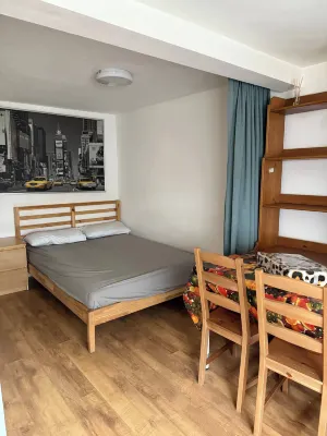 Serene Uxbridge Retreat with Central Heating Free Parking