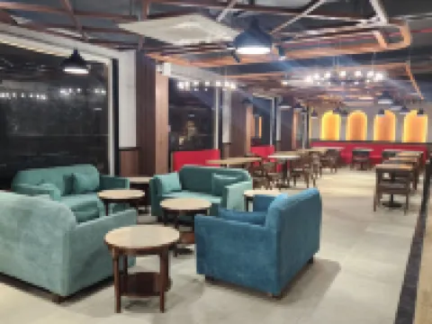 클릭 호텔 분타르, 쿨루-분타르 공항