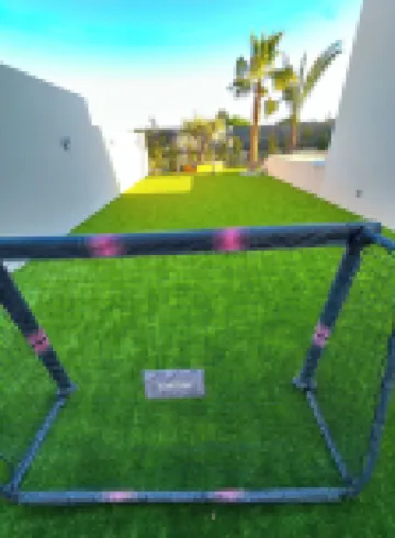 Sublime architect-designed villa not overlooked Hotels in Montarnaud