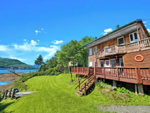 Private 2 bedroom Oceanfront Oasis with Panoramic views! Hotel a 