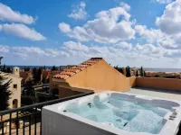 Fancy villa @ mountain view north coast