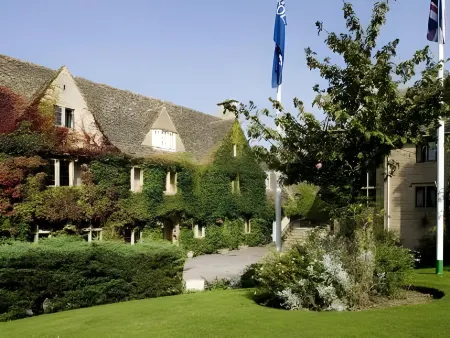 Hatton Court Hotel Отели рядом с достопримечательностью «Пайнсвик Рококо Гарден»