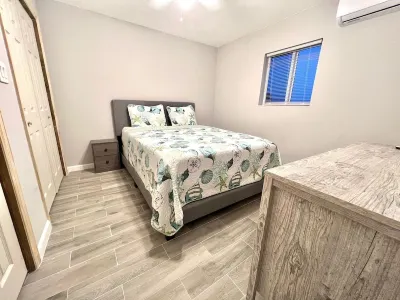 Cozy 2-bedroom apartment in delightful Bimini with WiFi, AC Hotels in 