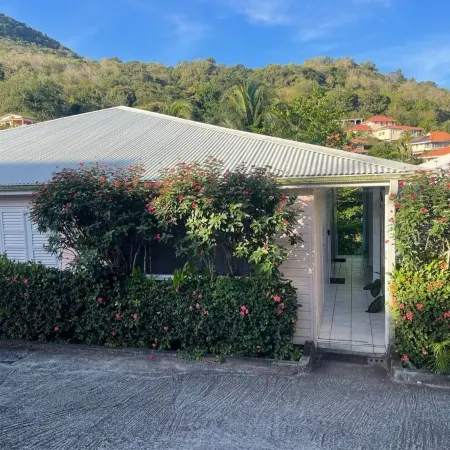 LILI Apartment with swimming pool, 400m from the beach.