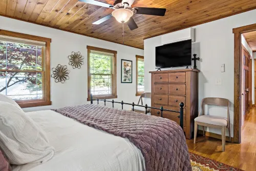 Welcome to Grandview Lodge! A 4 bedroom, 4 bath Mountain Sanctuary with Mtn View