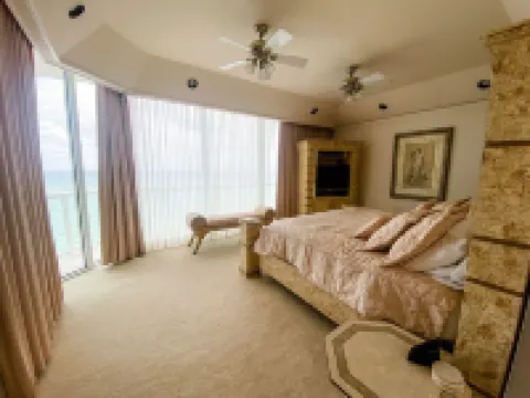 3 Bedroom Oceanfront Penthouse