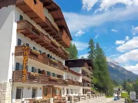 Hotel des Alpes