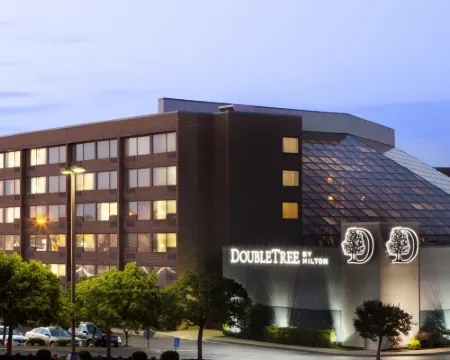 ダブルツリー バイ ヒルトン ロチェスター ヘンリエッタのホテル