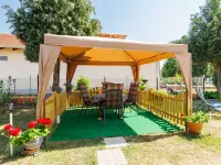 Sunny Hotels in 