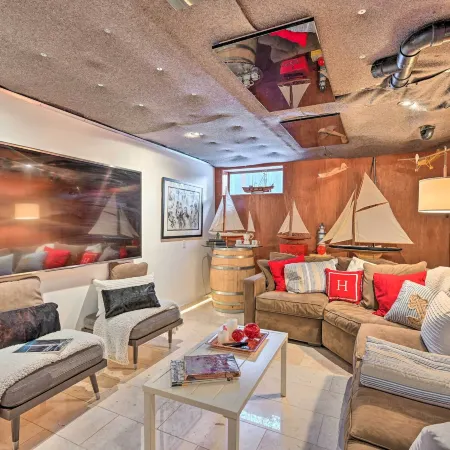 Edmonds Apartment with Private Wine Cellar!
