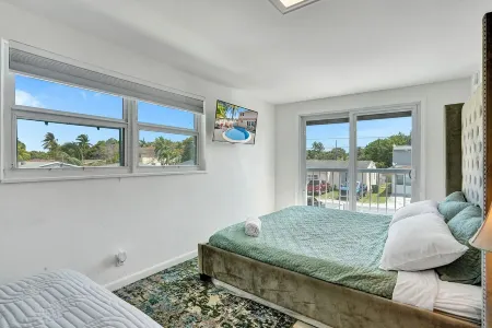 Paradise Villa with Heated Pool and close to Beach