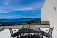 Peaceful Sea-View Villa Near Dubrovnik – Perfect for Families & Groups Hotels in Orasac