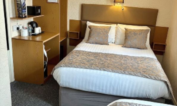 Clifton Court Hotel