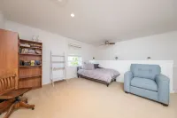 Stunning 5-Bedroom Historic Home in Southampton - steps to the beach!