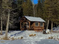 White Pine Acres Cozy couples cabin in lanark private on a large pond & pines