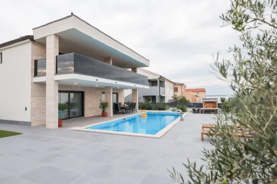 Luxury villa Marko, family-friendly and pet-friendly modern villa near sea.