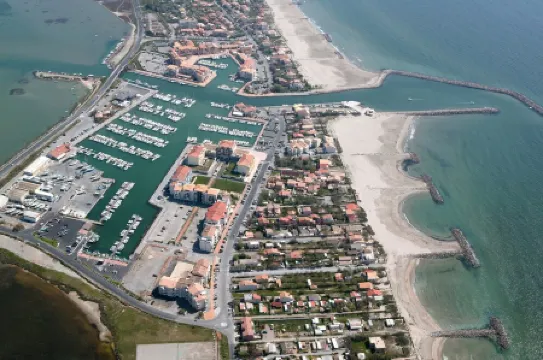 Nice studio loggia in Frontignan plage with view.