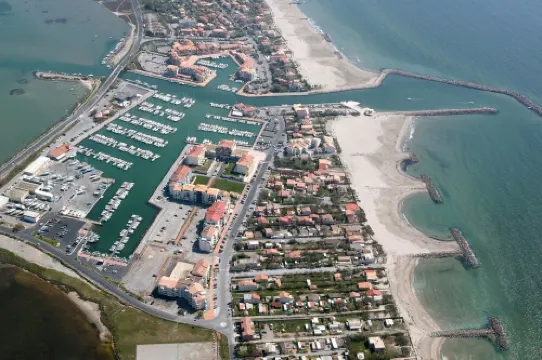 Nice studio loggia in Frontignan plage with view.