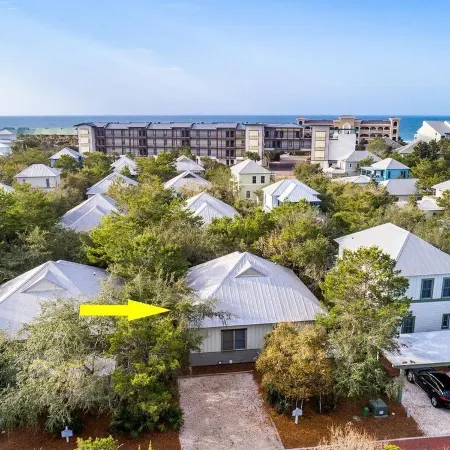 Sassy Seahorse! 200 Yards to Beach! Neighborhood Pool