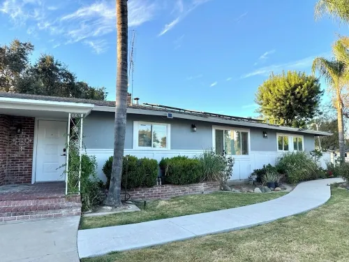 SpaciousHome with King Bed, Game Room & Washer/Dryer Hotels in Hanford