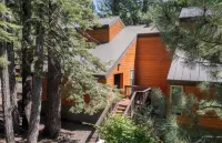 3-bedroom condo in peaceful Tahoe City with AC, WiFi. Enjoy