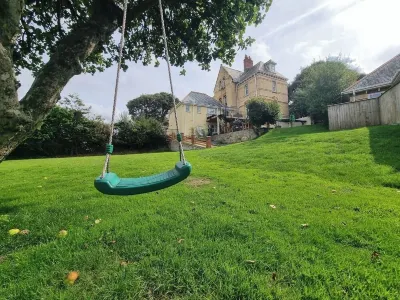 Family party ten-bedroom Villa, hot tub and games room Hotels in 