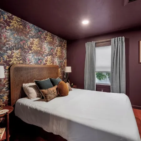 Witchy Hideaway Cottage; Close to Beaches, Salem & Train to Boston