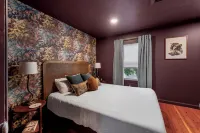 Witchy Hideaway Cottage with AC, Outdoor Patio, Close to Salem & Downtown