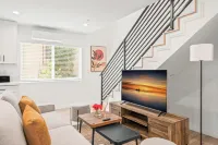 Lovely 2 floor, 3-bedroom house in Alhambra with AC