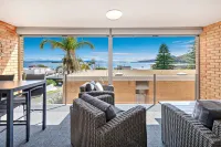 The Crest Shoal Bay - Prime Location Amazing Views