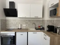 Au Calme et Proche Centre-ville, Studio Rénové Avec Équipements Neufs et Parking