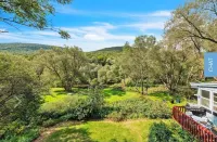Home in Hobart - Roxbury Near Skiing and Weddings.