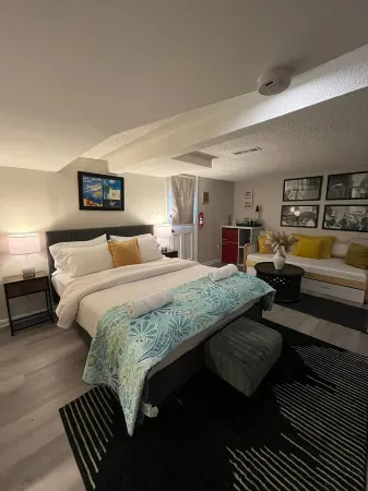 Lower Level Studio Apartment with Private Entrance